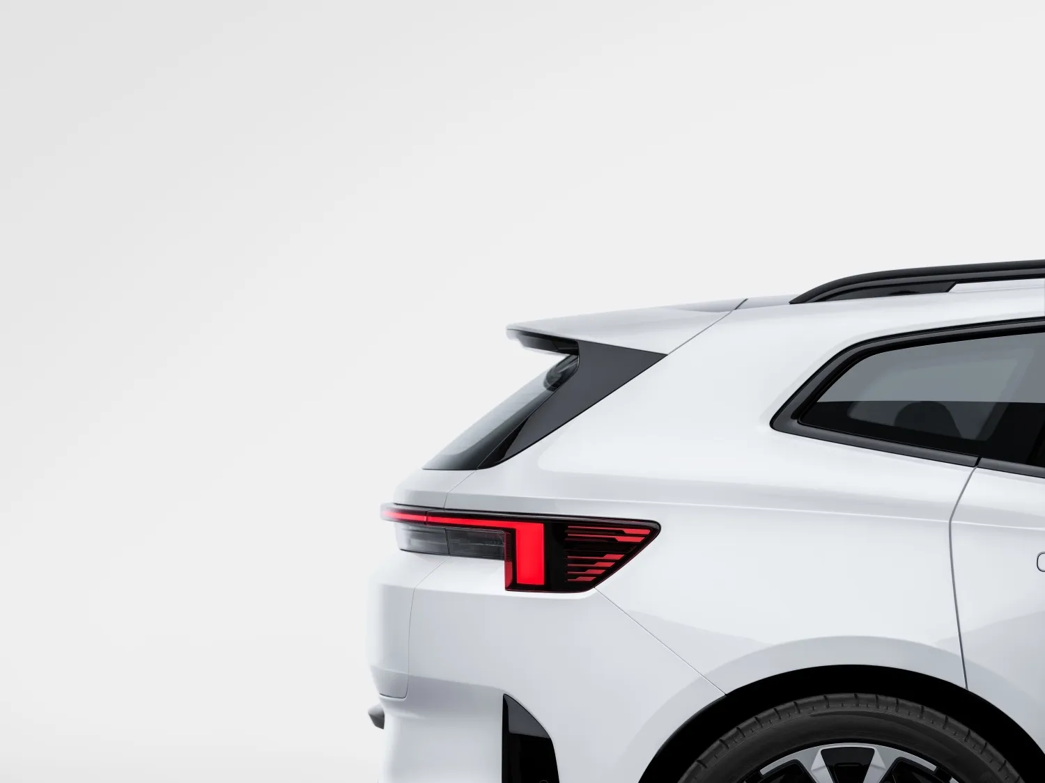 Close-up of the Polestar 4 SUV's rear window and tail lights