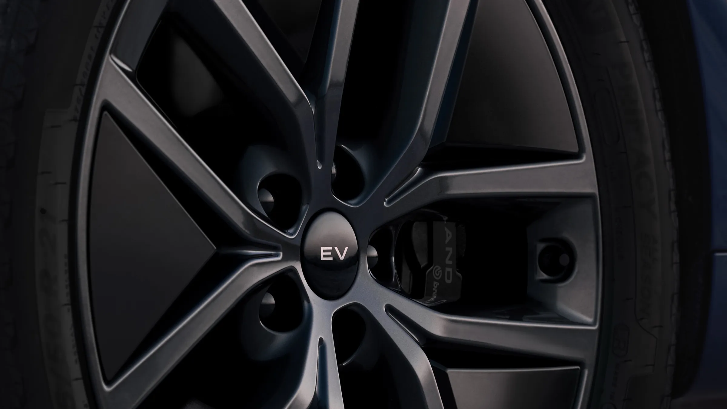 Range Rover Sport Electric alloy wheel with EV centre cap