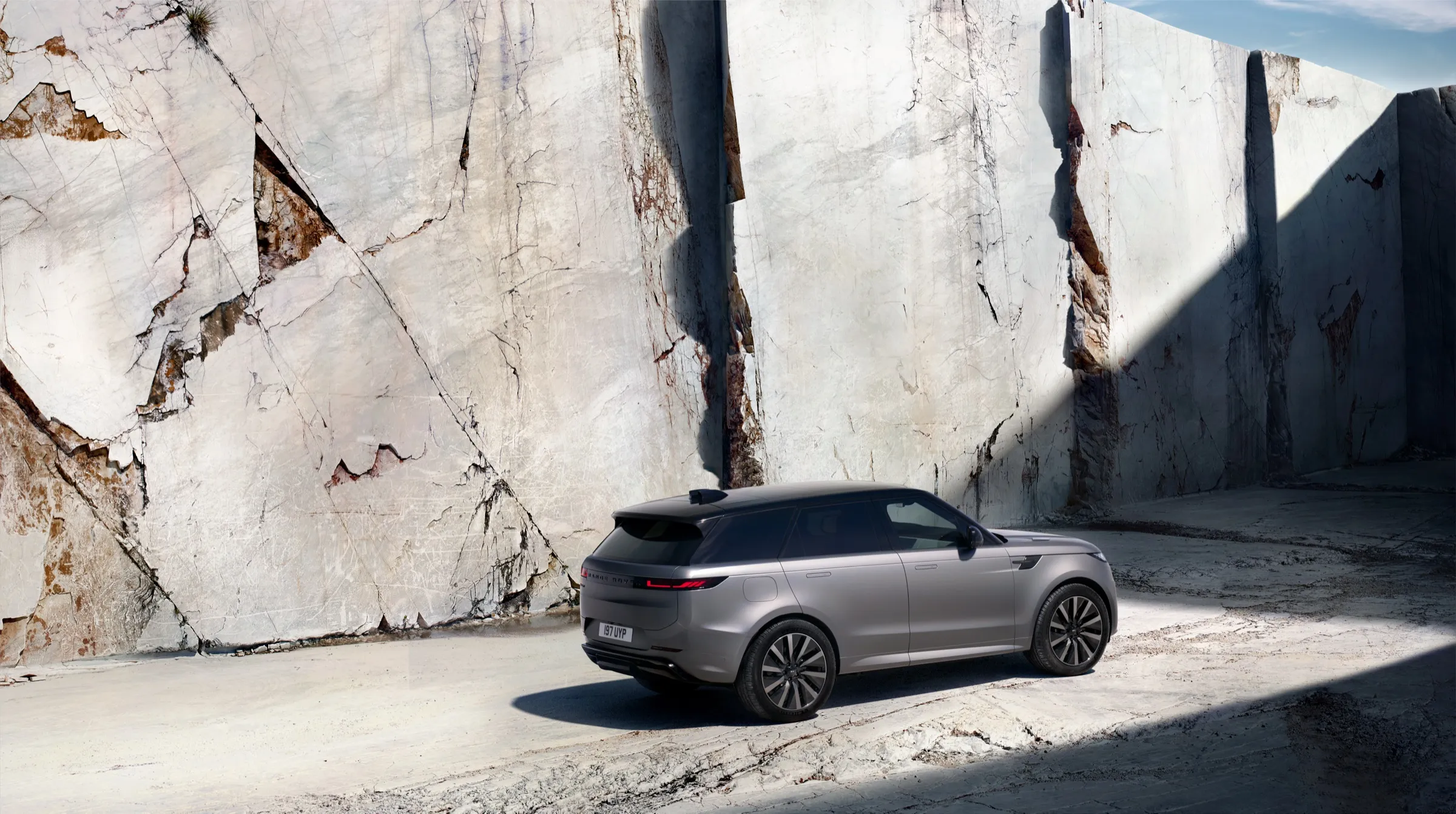 Range Rover Sport Electric rear three-quarter view